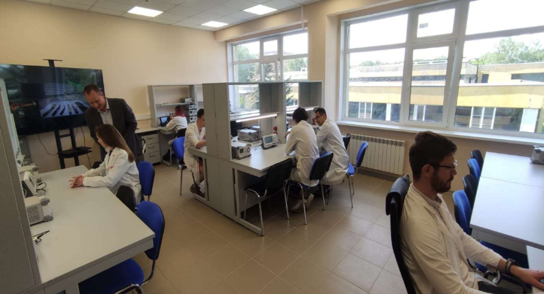 Лаборатория электротехническая и электронная схемотехника 